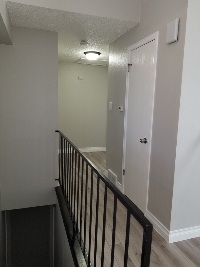 Building Photo - 2058 Sumac St