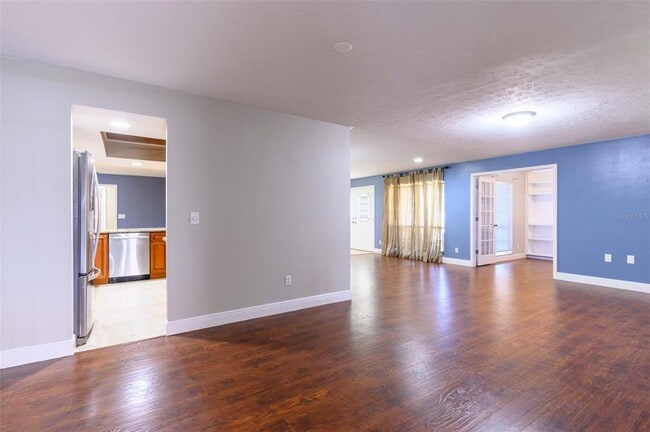 Building Photo - 3122 Reseda Ct