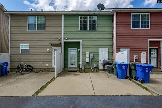 Building Photo - Move-In Ready Townhouse in Hampton Forest!