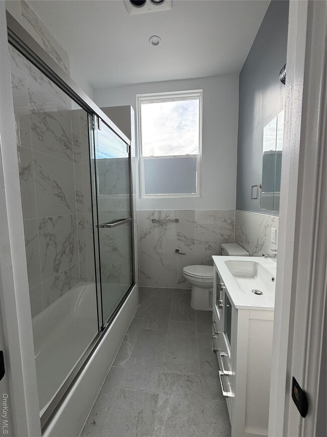 Building Photo - 222 Primrose Ave