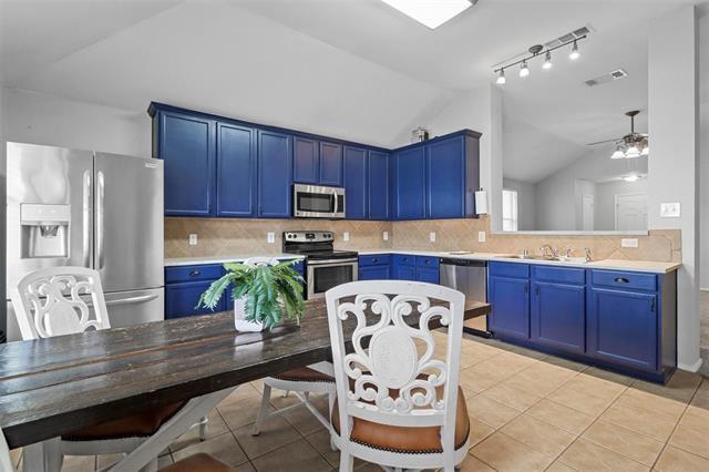 Building Photo - 1301 Mockingbird Dr