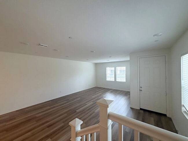 Building Photo - Beautiful Condo
