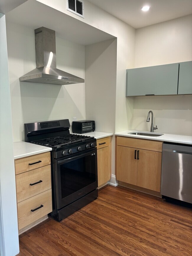 Building Photo - 1093 Ellicott St