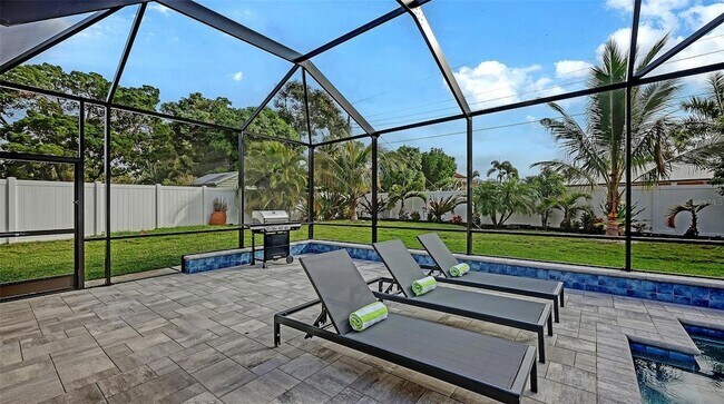 Building Photo - 1111 Mallorca Dr