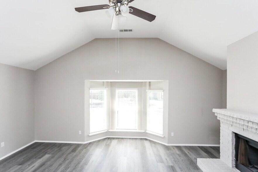 Building Photo - 1329 Planters Rd