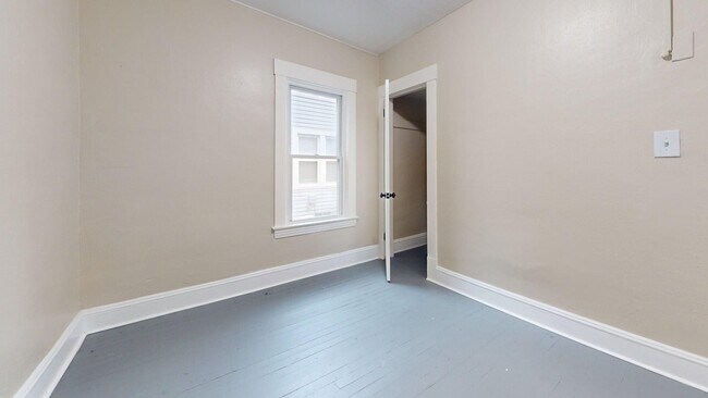 Building Photo - 3865 W 16th St