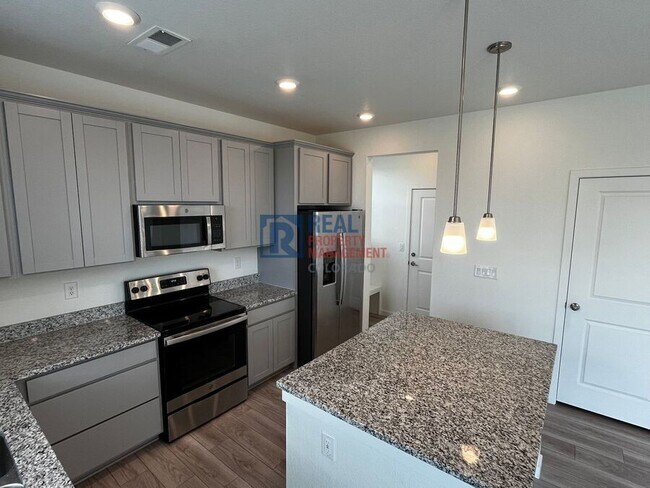 Building Photo - 6549 Westcliff Dr