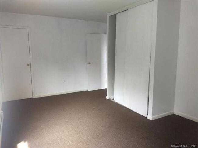 Building Photo - 94 Wakelee Rd