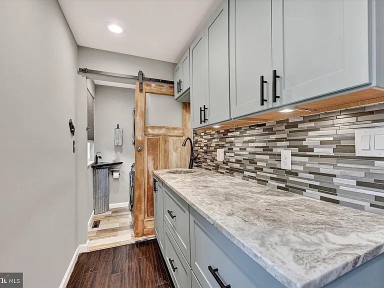Building Photo - 4296 Wolf Hill Dr