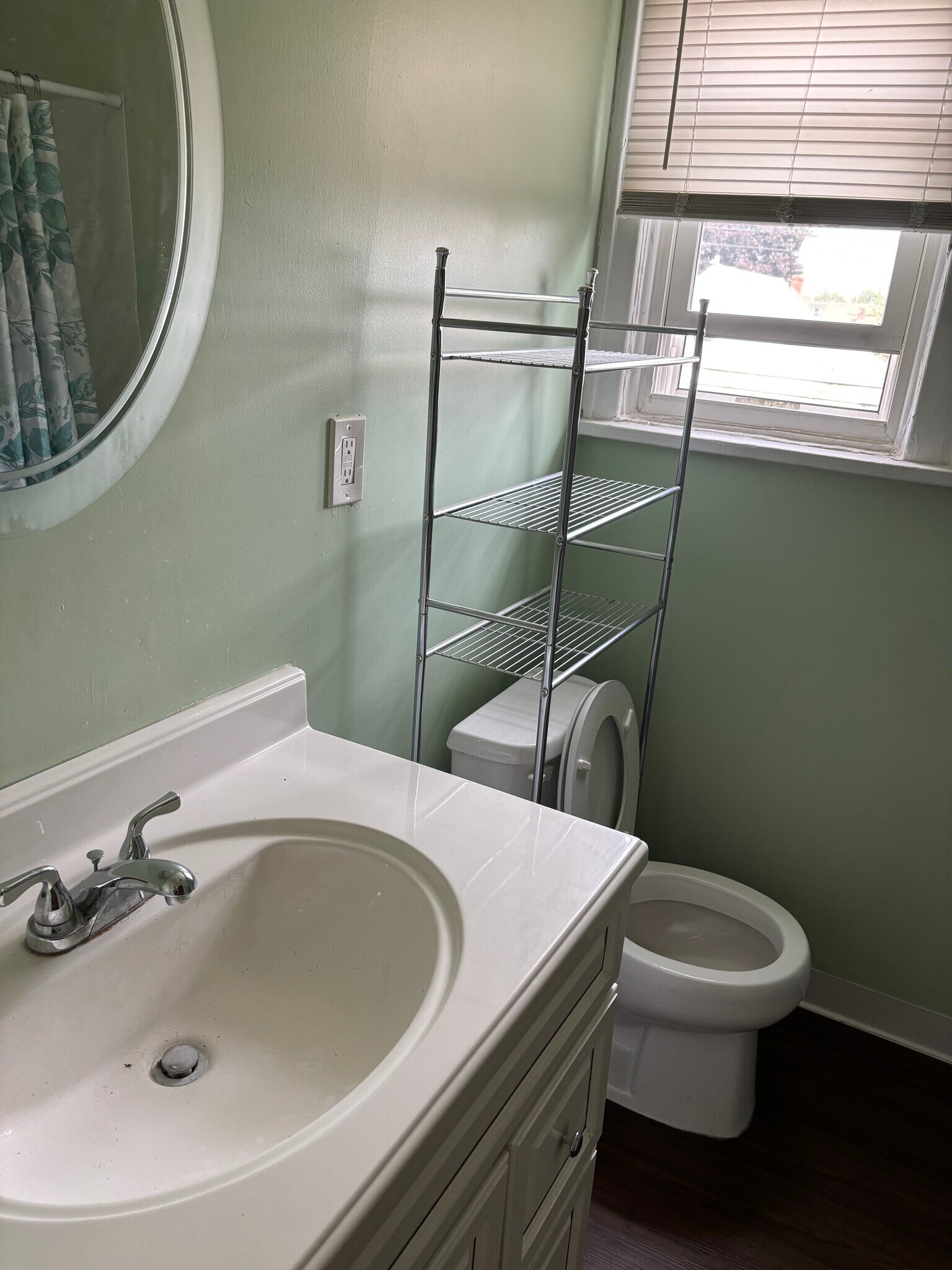 Building Photo - 2747 La Salle Ave