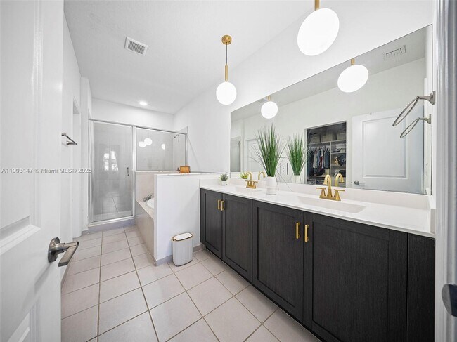 Building Photo - 1411 SE 26th Rd