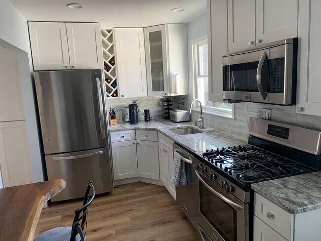 Building Photo - 602 18th Ave