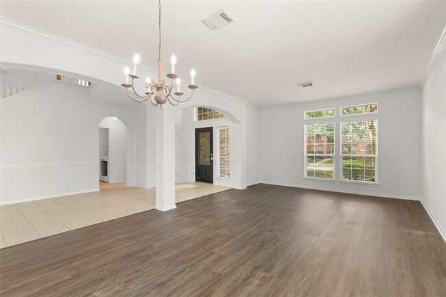 Building Photo - 2111 Blue Water Bay Dr