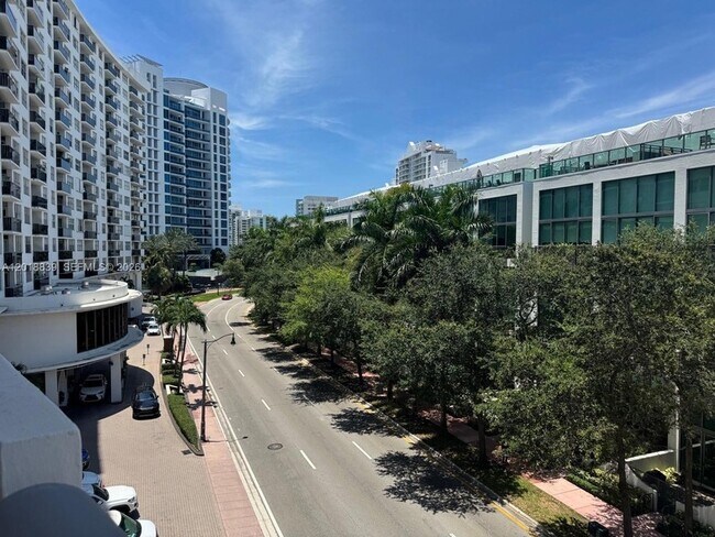 Building Photo - 6039 Collins Ave