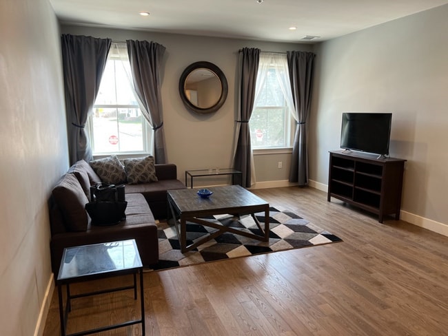 Building Photo - 9 Independence Ave