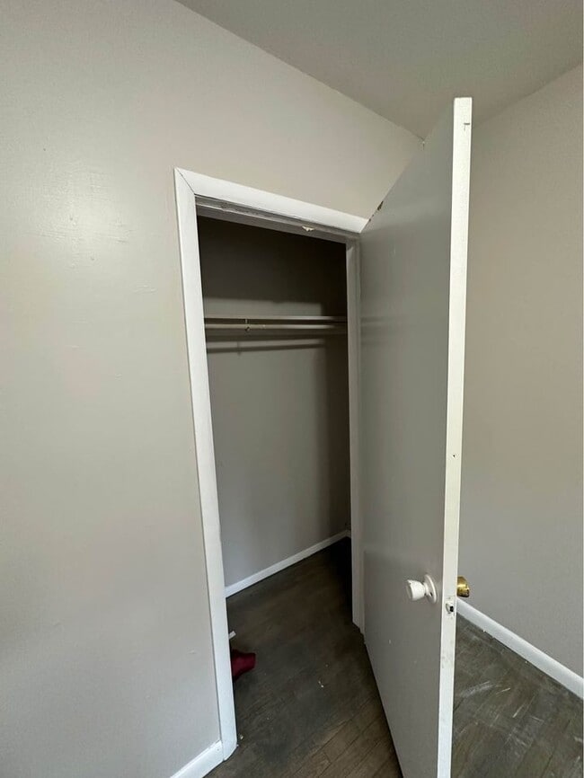 Building Photo - 1514 Cedar Ave