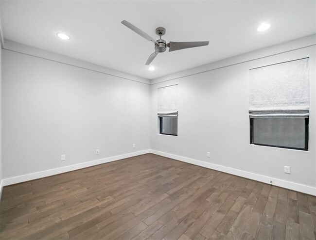 Building Photo - 3414 Mt Vernon St