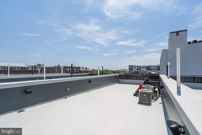 Building Photo - 1432 Clymer St
