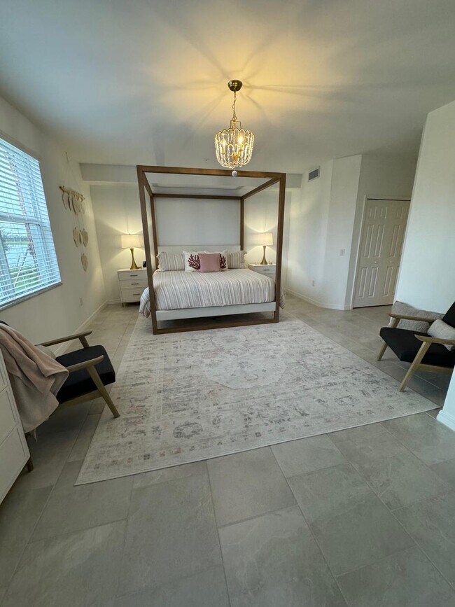 Building Photo - 5739 Oakmont Ct