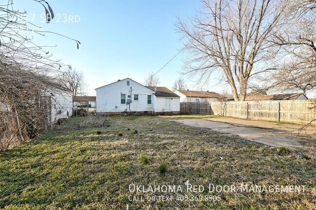 Building Photo - 4017 SE 23rd St