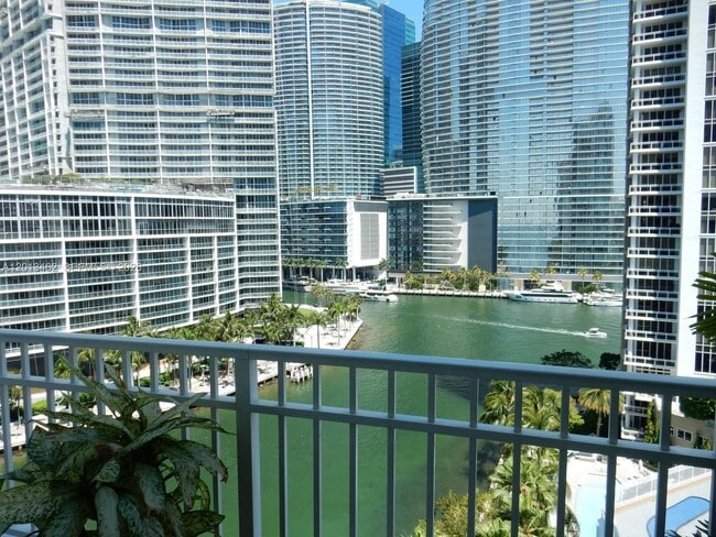 Building Photo - 801 Brickell Key Blvd