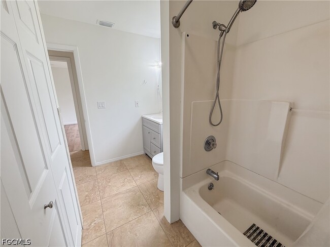 Building Photo - 202 2nd St