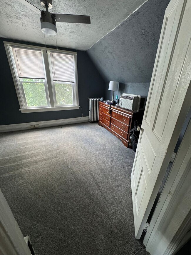 Building Photo - 4 Bedroom Single Family Home in Susquehanna Township