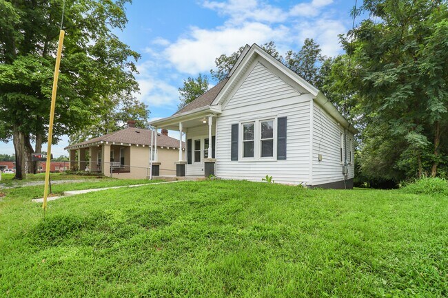 Building Photo - 114 Emory St