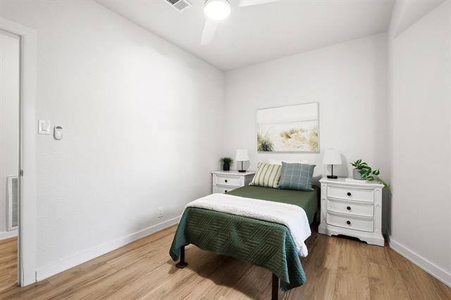 Building Photo - 537 E Sears St