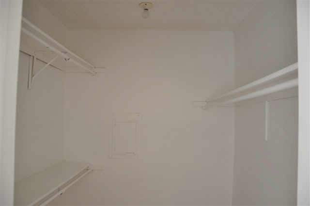 Building Photo - 2610 Lakehill Ln