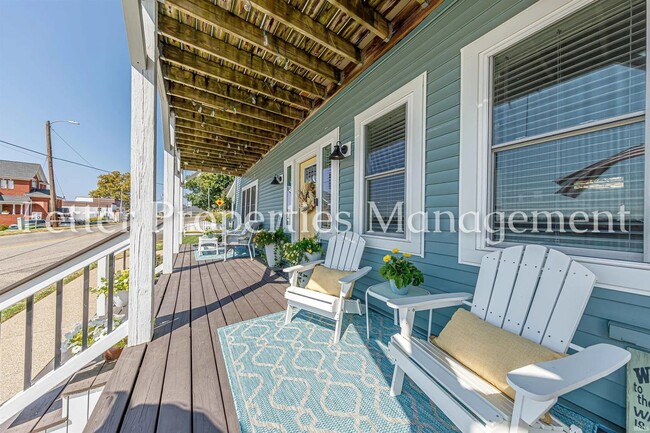 Building Photo - Coming Soon Beautiful 3 Bedroom Home with ...