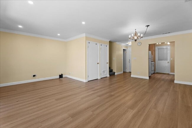 Building Photo - Updated Porter Ranch Townhome with Scenic ...