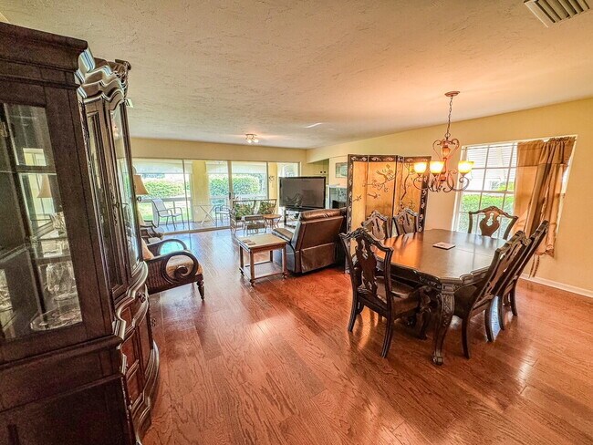 Building Photo - Gorgeous Meadows Rental! Furnished with garage!