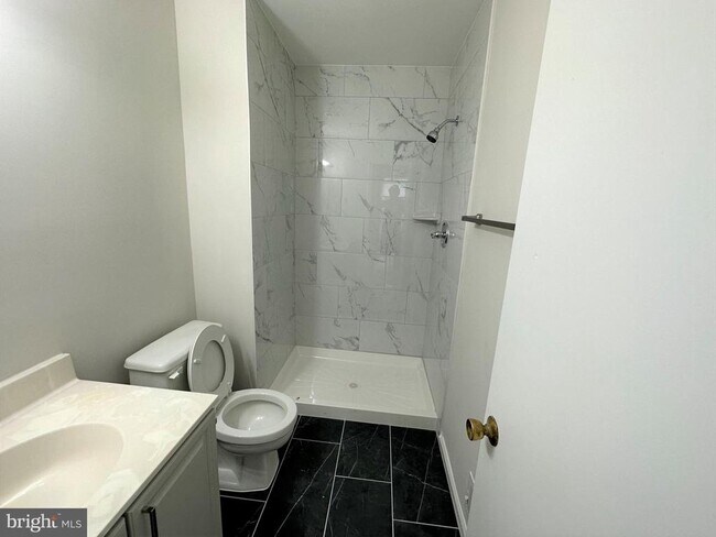 Building Photo - 7822 Brookview Ct