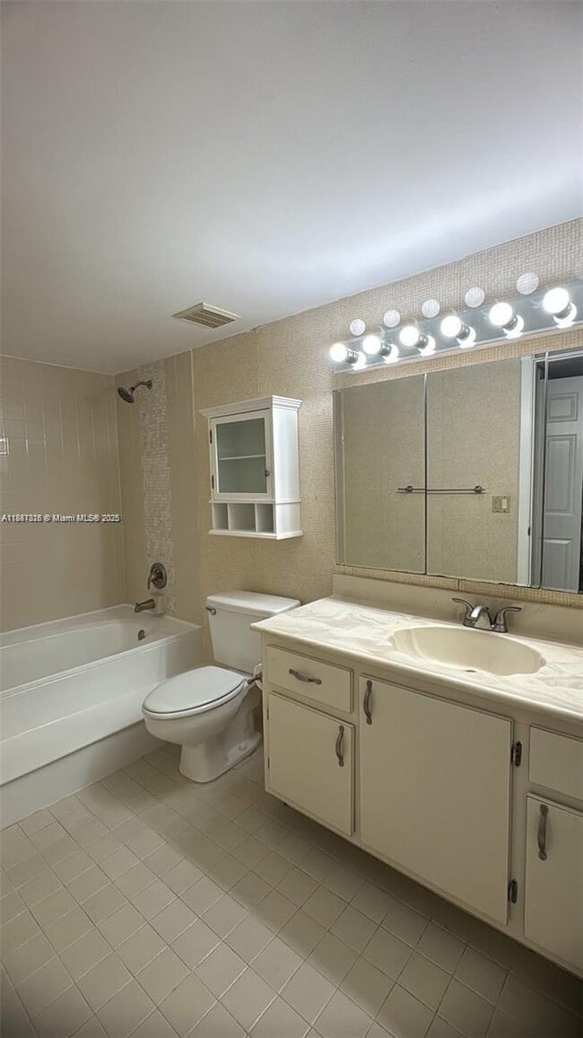 Building Photo - 491 Racquet Club Rd