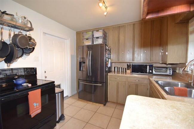 Building Photo - 1130 Stonecrest Dr