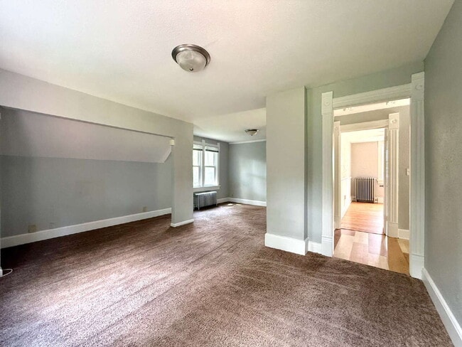 Building Photo - Spacious Upper, 1 bedroom, 1 bath, with bonus room