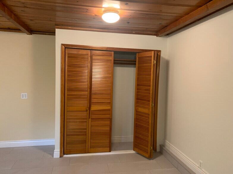 Building Photo - 820 Michigan Ave