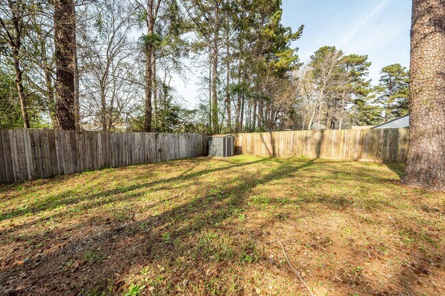 Building Photo - 3 Bedroom, 2 bathroom home in Moss Point - Ladson