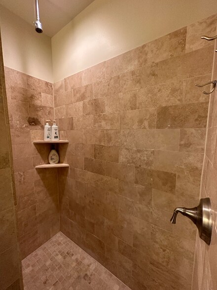 Building Photo - 6316 Constance St