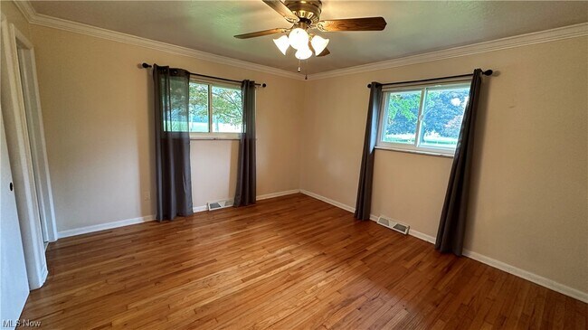 Building Photo - 4960 W Park Dr