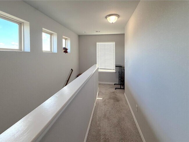 Building Photo - 2004 Pecan Island Dr