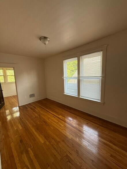Building Photo - 4489 Seminole St