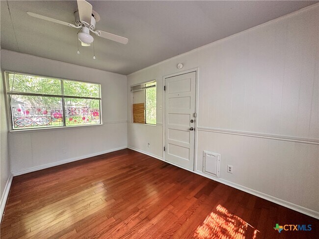 Building Photo - 950 Field St