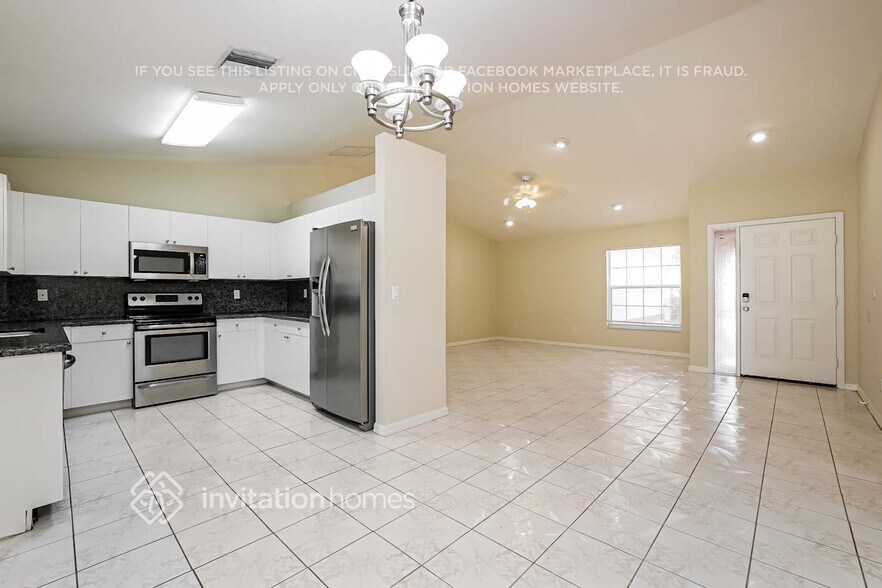 Building Photo - 15562 Horseshoe Ln