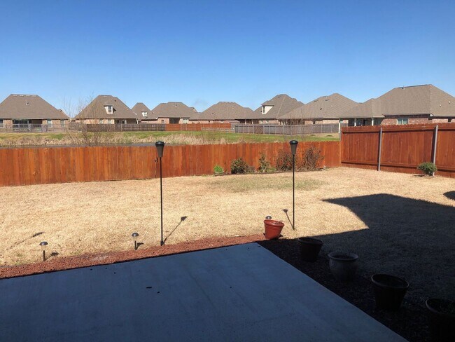 Building Photo - Energy Smart Home!