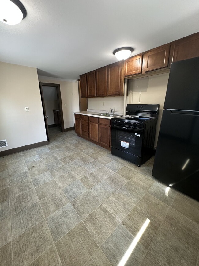 Building Photo - 316 Linn St