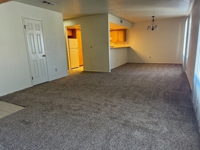 Building Photo - 2BR Condo w/Marina and Dock-Gated Waterfro...