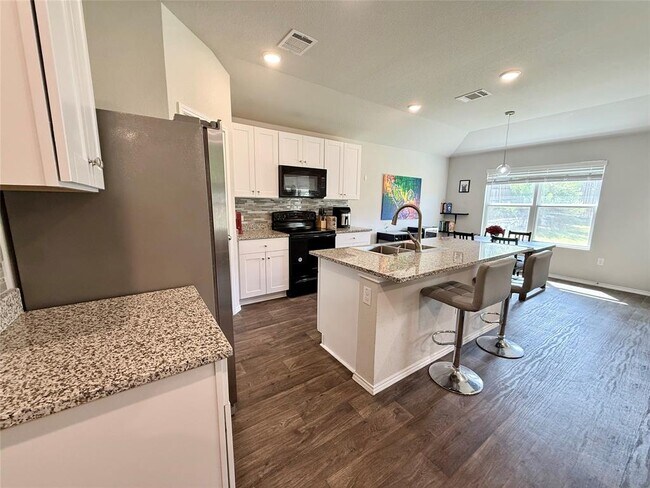 Building Photo - 6013 Brocade Dr
