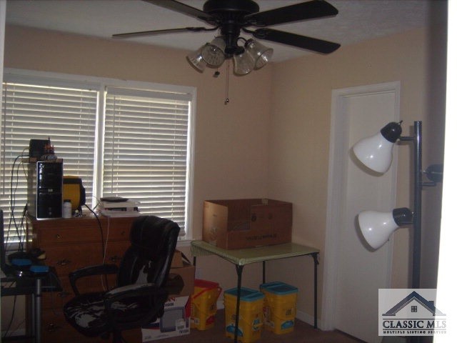 Building Photo - 421 Seagraves Dr